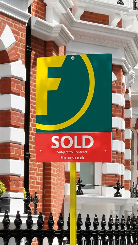 https://cms-assets.foxtons.co.uk/large_SOLD_Foxtons_Signboard_2019_no_Tel_yellow_post_RGB_2000x1052px_822f6fb886.webp
