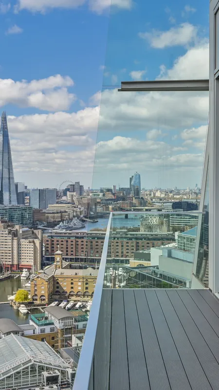 https://cms-assets.foxtons.co.uk/large_london_thames_shard_tower_bridge_daytime_balcony_chpk5232570_24_774c8ac1bc.webp